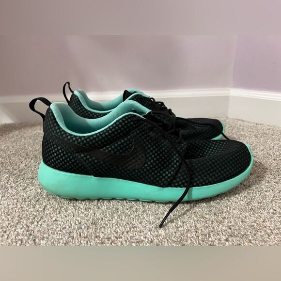 Nike Men’s Roshe Run Premium Green Glow Sneakers - Picture 1 of 7